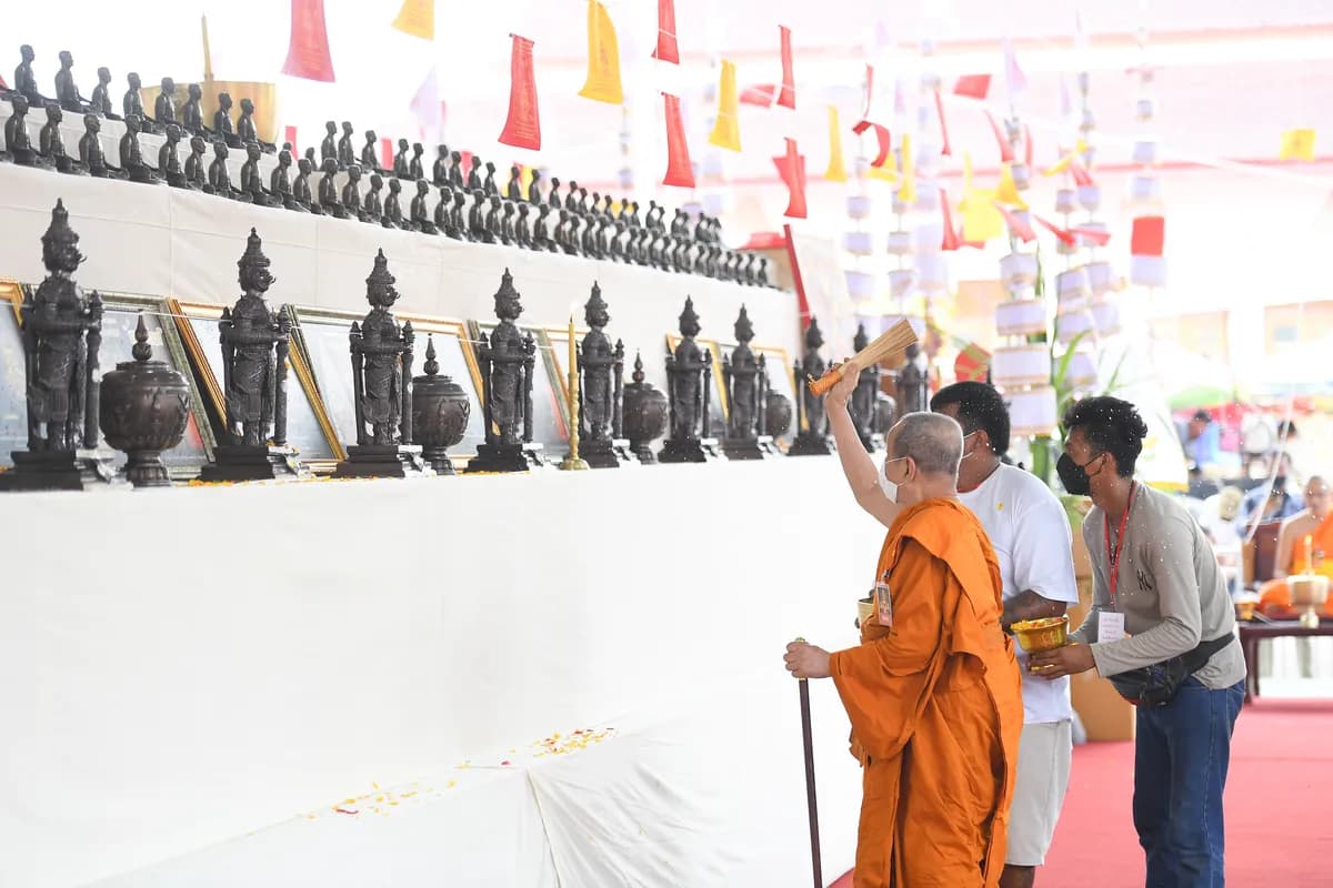 พิธีพุทธาภิเษกเหรียญทรงจำปี หลวงพ่อโสธร ประทับหลังท้าวเวสสุวรรณโณ “ไตรมาศ ๖๔” วัดจุฬามณี ปี ๒๕๖๔